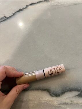 Maybelline Lifter Concealer - shade 60